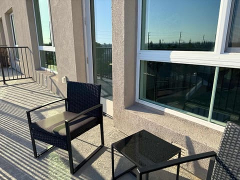 Patio, Day, View (from property/room), Balcony/Terrace, Seating area