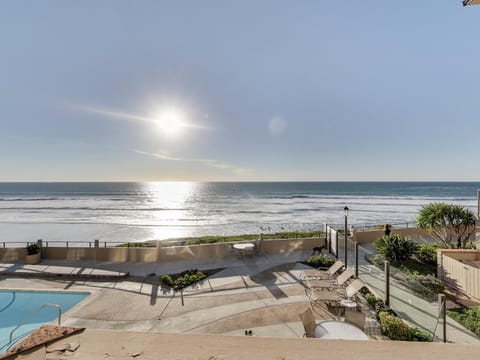 Solana Oceanfront with Pool, Spa, Ocean Views House in Solana Beach