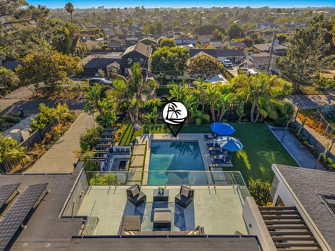 Luxury Stay with Pool, Spa, Fire Pit, Outdoor Lounge & Stunning Ocean Views, Encinitas Retreat House in Encinitas