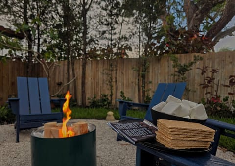 Night, Garden, Seating area, Garden view, fireplace