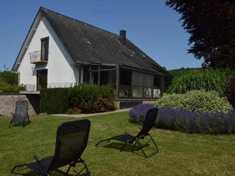 Elegant villa in Stavelot with fitness playroom Chalet in Trois-Ponts