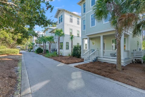 New Lux Downtime Seacrest Pet Friendly Pool Beach Access Bikes House in Rosemary Beach