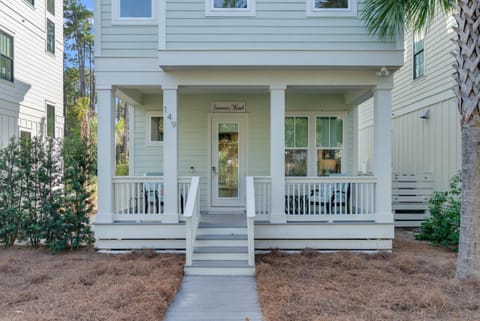 New Lux Downtime Seacrest Pet Friendly Pool Beach Access Bikes House in Rosemary Beach