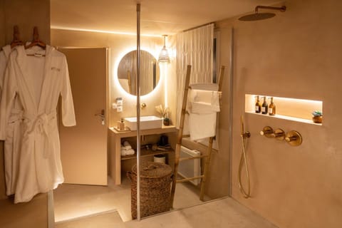 Shower, Bathroom, towels