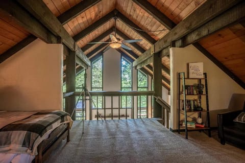 Library, Photo of the whole room, Bedroom
