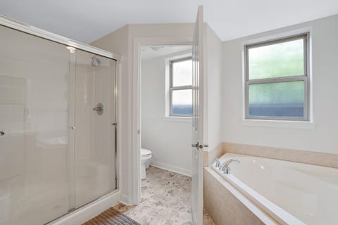 Charming Hillsboro Condo with Pool and Gym Apartment in Hillsboro