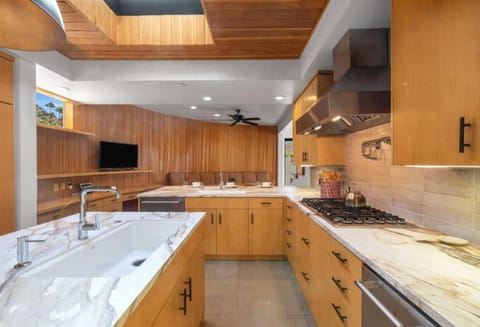 TV and multimedia, Kitchen or kitchenette