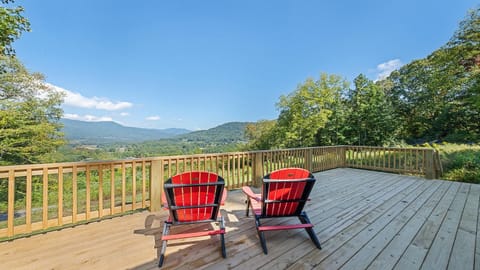 View (from property/room), Balcony/Terrace, Mountain view