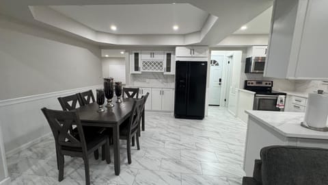 Modern Family Home -3BR -High Speed Wi-Fi Comfort House in Sterling Heights