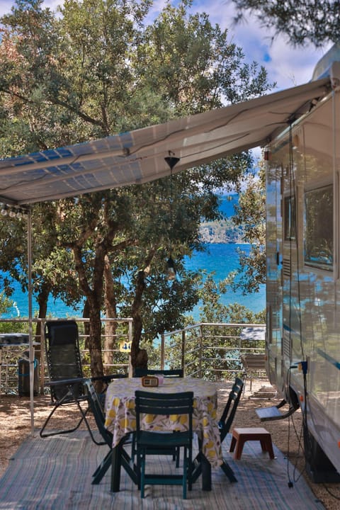 Day, Natural landscape, View (from property/room), Dining area, Sea view