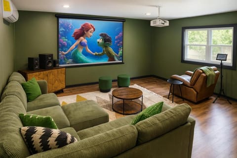 Castle Hills Escape 4BR with Pool n Game Room House in San Antonio