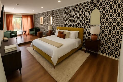 Castle Hills Escape 4BR with Pool n Game Room House in San Antonio