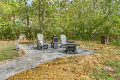 Cottage Close to Caves and Trails in Hocking Hills! House in Falls Township