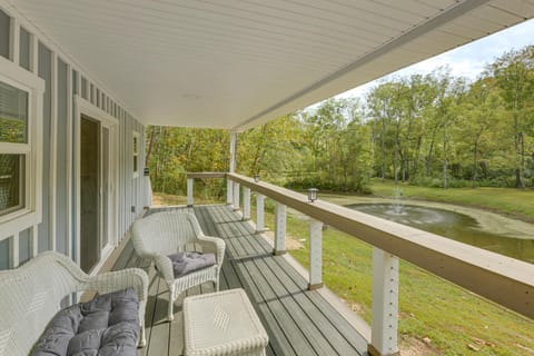 Cottage Close to Caves and Trails in Hocking Hills! House in Falls Township