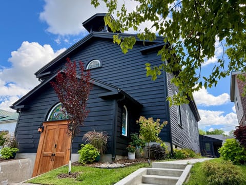 Property building, Spring, Day, Garden, Garden view, Street view