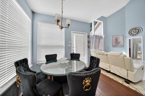 San Antonio Oasis Hot Tub & Pool Access home House in San Antonio