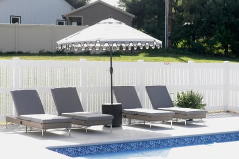 Country Comfort with Pool Family & Groups House in Ohio