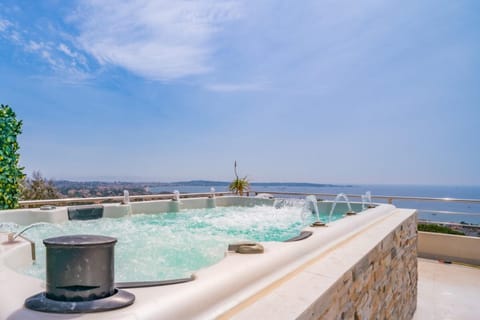 Stunning villa with sea view in Vallauris Villa in Antibes