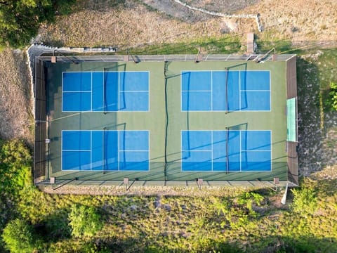 Lake Travis Cottage - Hot Tub - Pickleball - BBQ House in Lake Travis