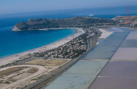 Nearby landmark, Neighbourhood, Natural landscape, Beach