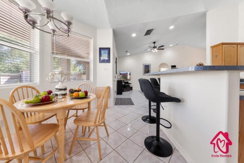 Gatewood Bliss Ranch - An Irvie Home House in Albuquerque