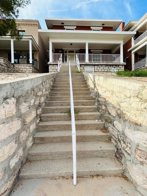 Property building, Facade/entrance