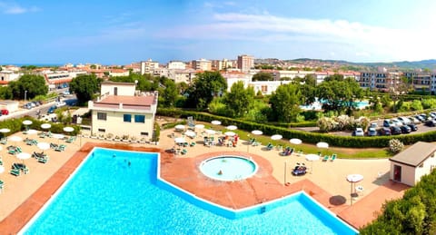 Property building, Swimming pool