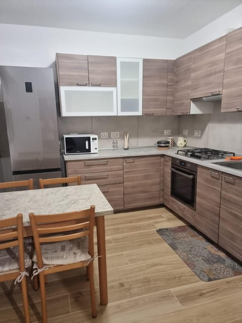 Kitchen or kitchenette, Other, Dining area, oven, pet friendly, stove