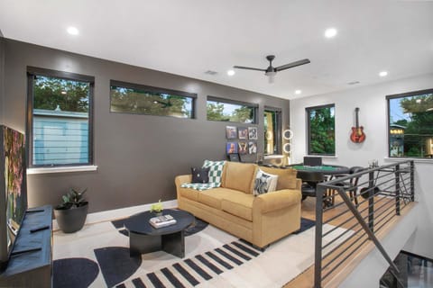 The ATX South Lamar Creekside Retreat with a pool Apartment in Zilker