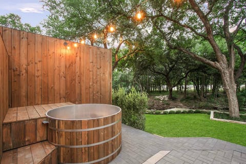 The ATX South Lamar Creekside Retreat with a pool Apartment in Zilker