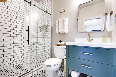 Hanger - A Birdy Vacation Rental House in San Antonio