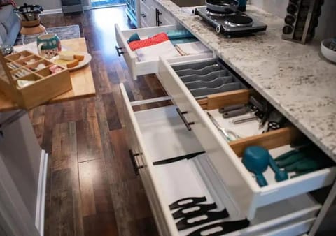 Fire Pit, Cozy, Pets OK, WiFi, Fenced Yard House in New Braunfels