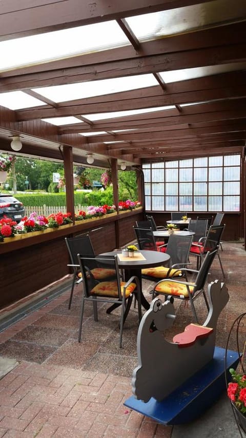 Balcony/Terrace, Street view