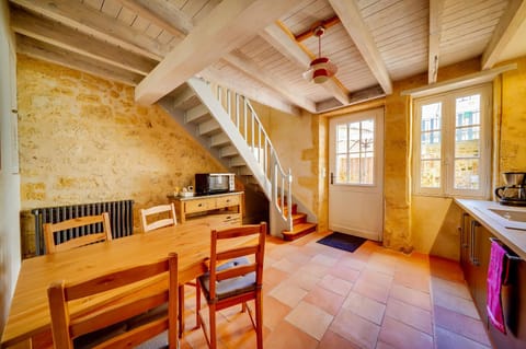 Logis Loiseau avec terrasse Apartamento in Saint-Émilion