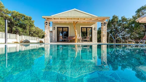 Property building, Swimming pool, Swimming pool