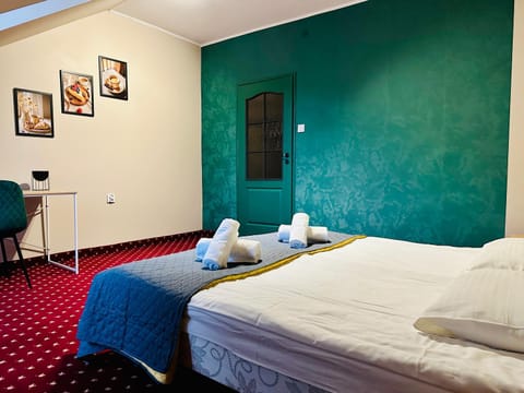 Bed, Photo of the whole room