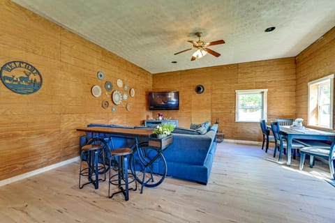 Ohio Hunters Cabin with Pond Access Pets Welcome! Cabin in Ohio