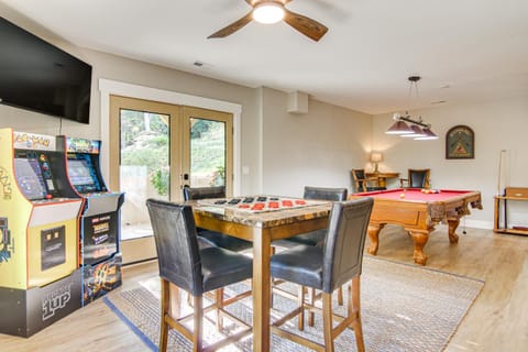 Amazing Waterfall! New Scenic Black Mtn Log Cabin Cabin in Buncombe County