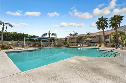 Day, Pool view, Swimming pool, Swimming pool, sunbed