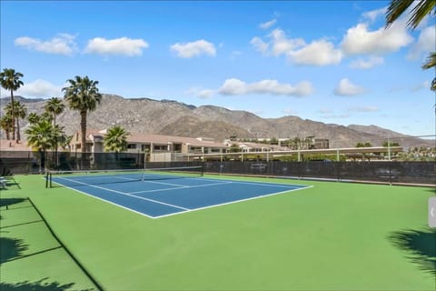 Day, Squash, Tennis court, Tennis court