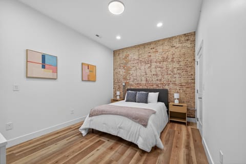 Stylish Downtown Unit with Historic Charm apts Apartment in Bloomington