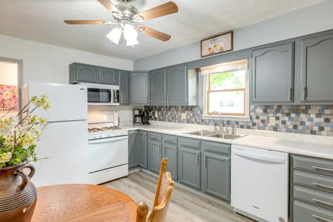 Family Home 2 Mi to Ark Encounter in Williamstown! House in Williamstown