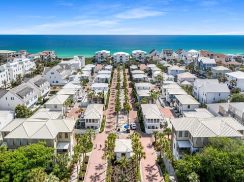 Property building, Day, Neighbourhood, Natural landscape, Bird's eye view, Beach, Sea view, Street view, Location