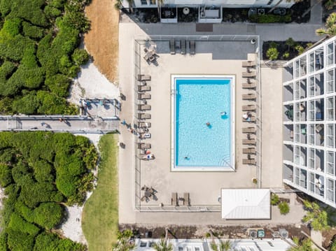 Property building, Day, People, People, People, Bird's eye view, Guests, Guests, Guests, Pool view, Swimming pool, Swimming pool, Location, children, children, children, young children, young children, older children, older children, group of guests, group of guests, group of guests, Family, Family, Family, sunbed