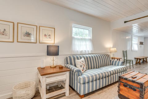 Dock, Deck and Fire Pit! Chautauqua Lake Retreat House in Allegheny River