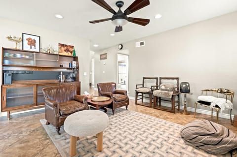 Near ONT Spacious Designer-Style Family Retreat House in Rancho Cucamonga