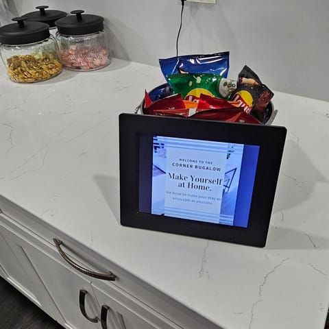 Modern 3BDRM, Renovated, Spacious & Central House in Evansville