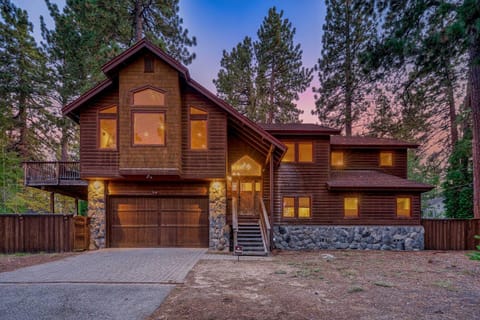 Tahoe Island Retreat Hot Tub & Game Room House in South Lake Tahoe