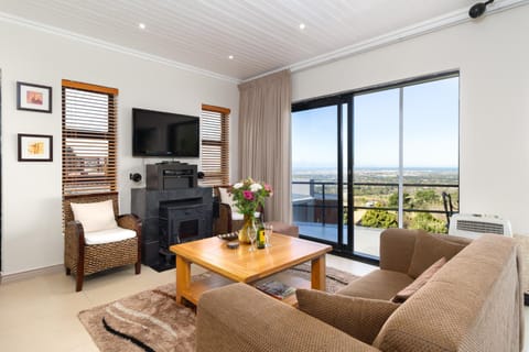 Constantia Vista Guest House Bed and Breakfast in Cape Town