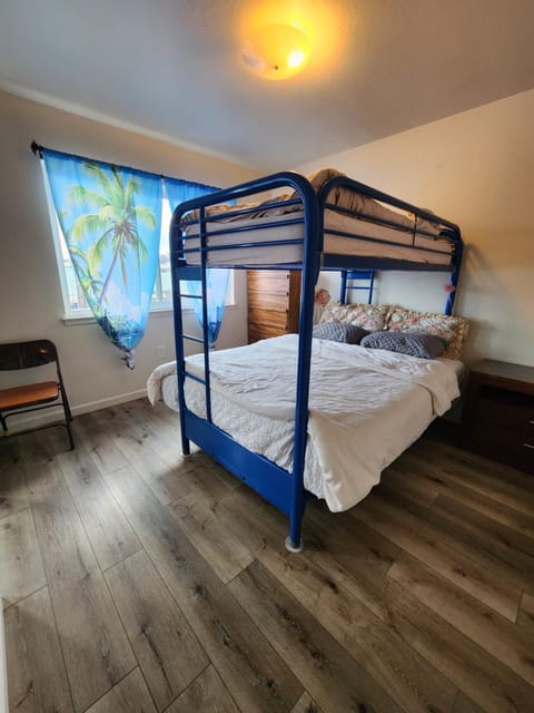 2B 1Ba 300Night 1B 1Ba 150Night Apartment in Millbrae